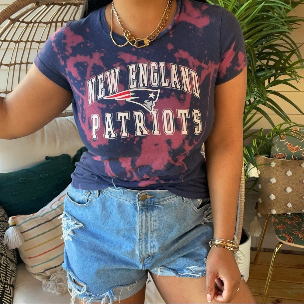 NFL New England Patriots Custom One Of A Kind Reverse Dyed Graphic Tee SZ L